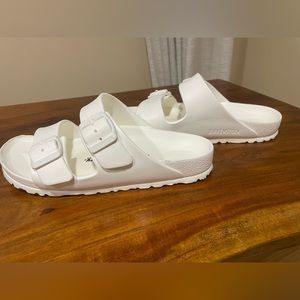 Women EVA Birkenstock slide. White light weight size 6